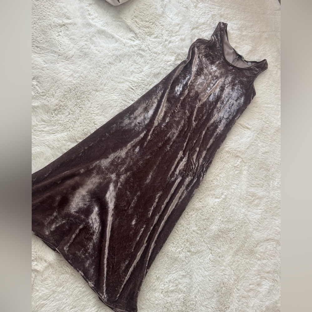 Vince velvetine midi dress. - Picture 2 of 12